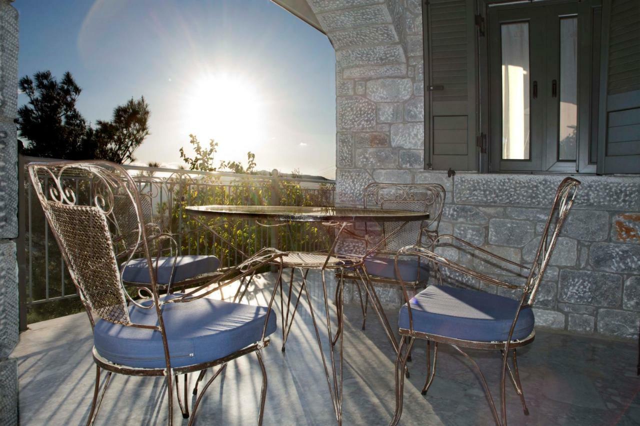 The Balcony Of Mani Villa Tseria Eksteriør bilde